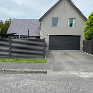 https://home-by-hagley-park.top-hotels-christchurch.com