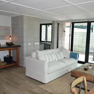 https://157-field-way-luxury-lodge.wellingtonnzhotels.com